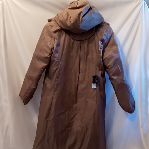 Cole haan's chic knee length puffer coat.NWOT. - Picture 4 of 8